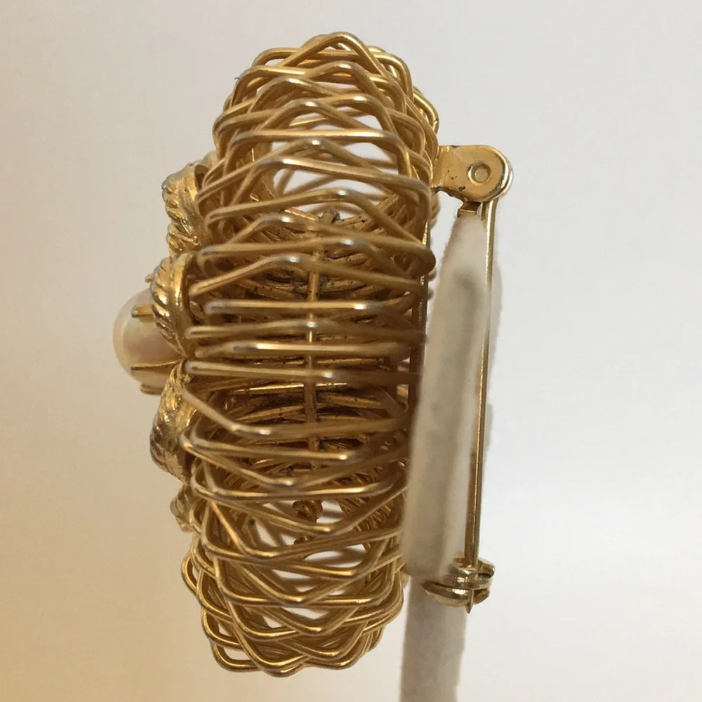 Unique Brooch with Prong-set Center pearl